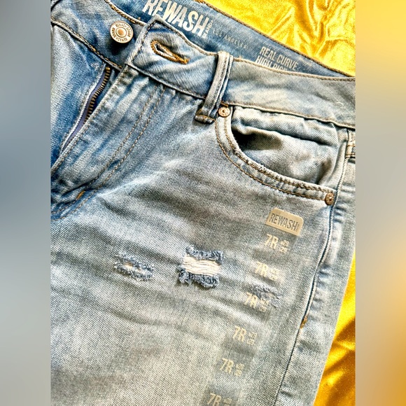 Ripped knee, distressed denim pants - Picture 3 of 5